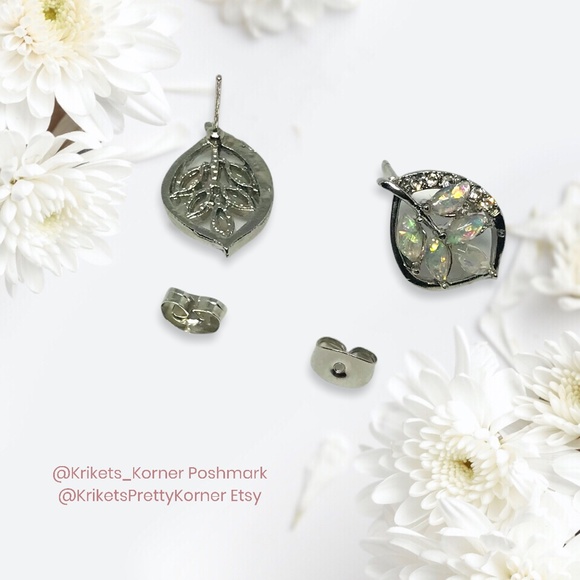 Leaf Shaped Opalite Stud Earrings - Picture 3 of 4